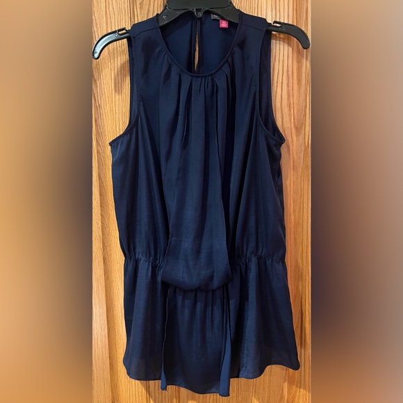 Vince Camuto Navy Blue‎ Pleated Front Keyhole Back Sleeveless Blouse Top Size XS - Picture 1 of 7